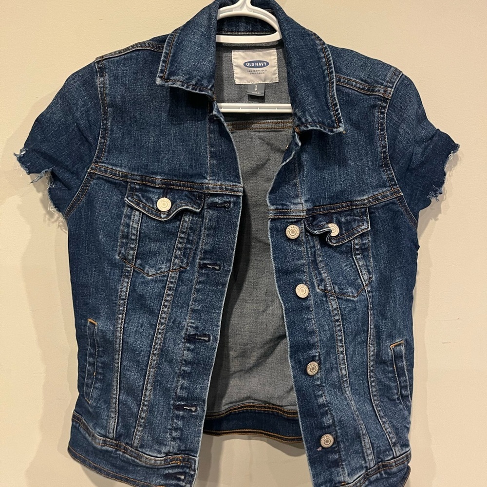 5/$20🦄 Size small old navy vest AS IS